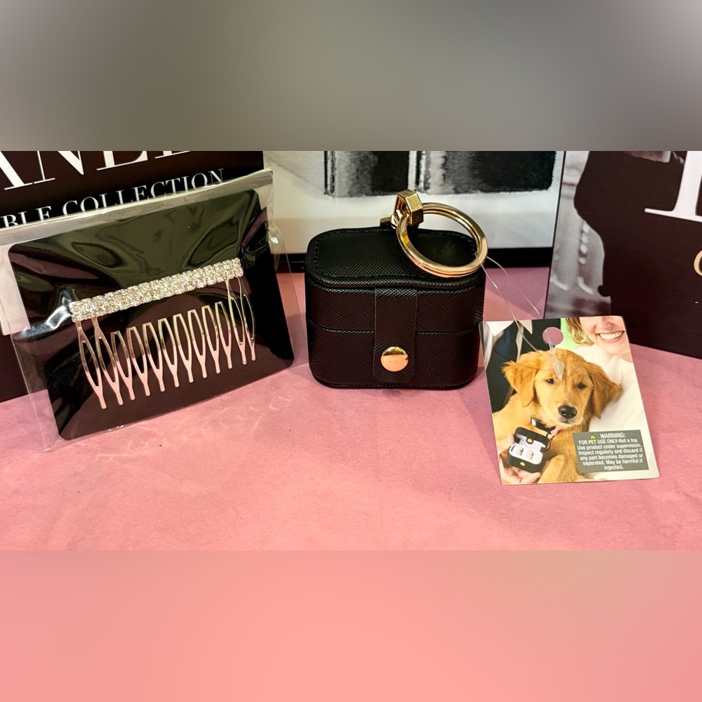 Having your dog in your wedding? Black 2 Ring Holder For Dog Collars & Hair Comb